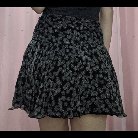 Express Black Ruffle Mini Skirt - Picture 9 of 9